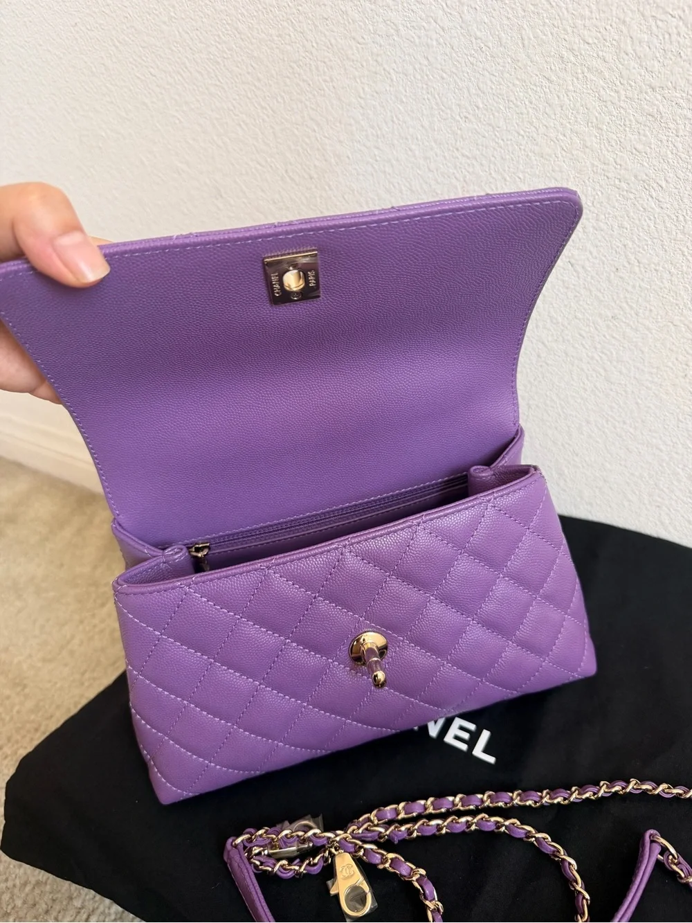 NEW w/ Receipt CHANEL 22P Purple Violet Caviar Light GHW Small Coco Handle Flap